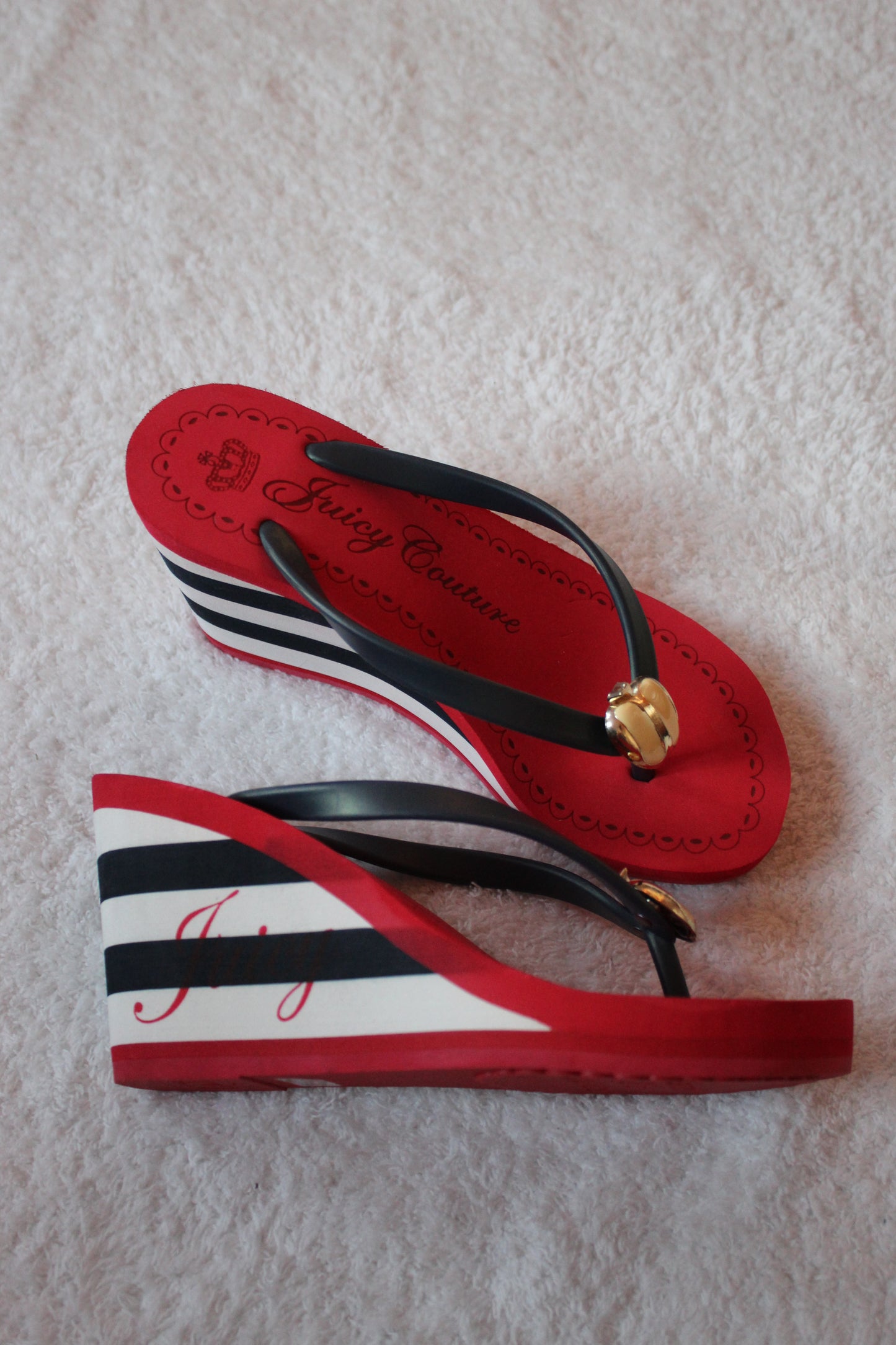 Juicy Couture Flip Flop Wedges