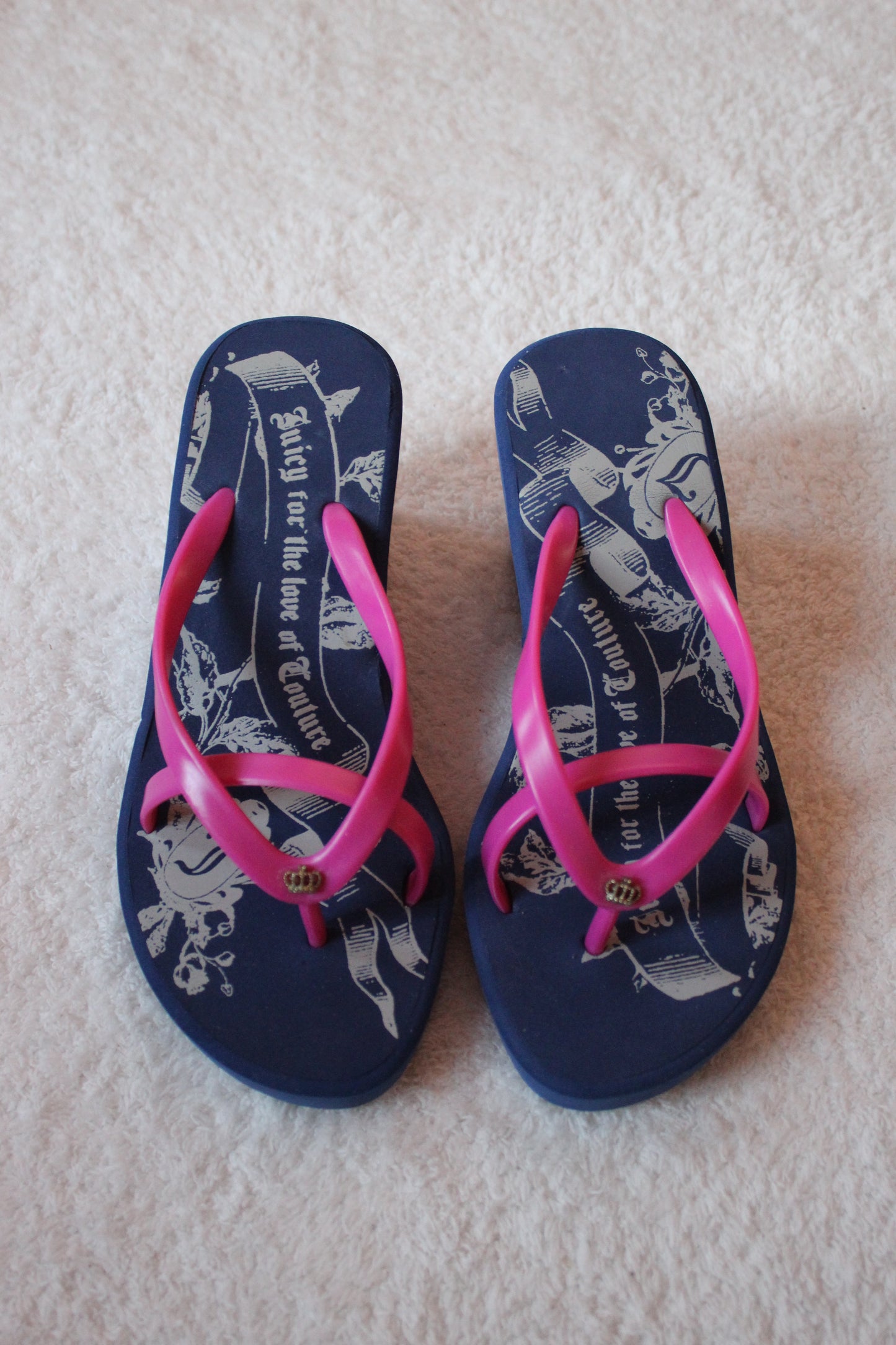 Juicy Couture Flip Flop Wedges