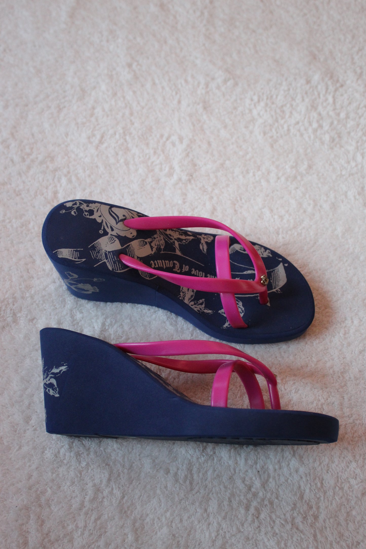 Juicy Couture Flip Flop Wedges